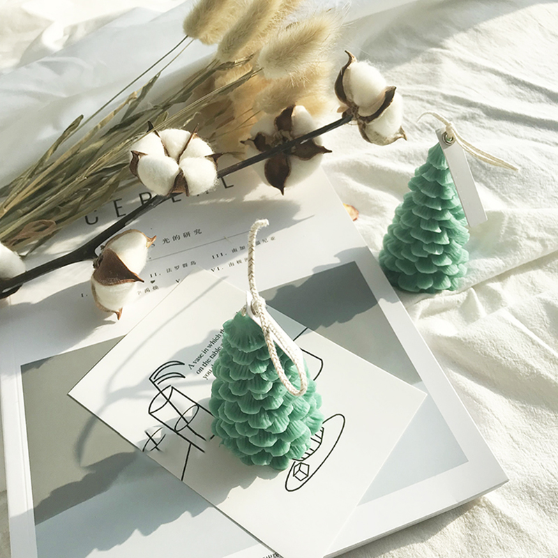 Own designed hot sale Christmas scented candle tree with customized packaging and label